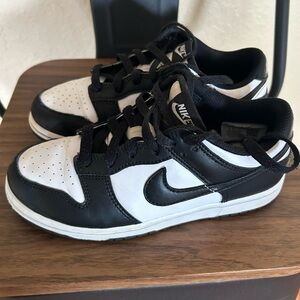 Kids Nike Dunk Low (GS)Black and White (Pandas) Sneakers -Size 3.5Y